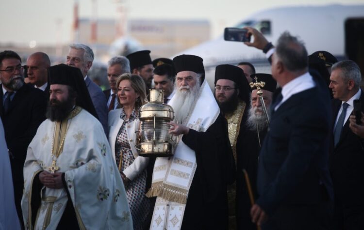 Προβληματισμός για τη μεταφορά του Αγίου Φωτός στην Ελλάδα