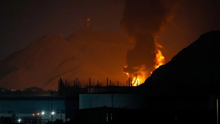 Ιρανικός πύραυλος χτύπησε πετρελαϊκές εγκαταστάσεις στο Μπαχρέιν – Συναγερμός στον Περσικό Κόλπο