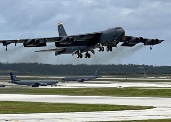 Aπογειώθηκαν από τη βρετανική βάση Φέρφορντ Α/Φ  B1 & B52  για επιχειρήσεις εναντίον ιρανικών στόχων