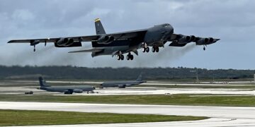 Aπογειώθηκαν από τη βρετανική βάση Φέρφορντ Α/Φ  B1 & B52  για επιχειρήσεις εναντίον ιρανικών στόχων