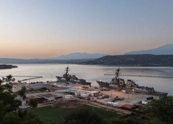 Στη σύλληψη ενός  Πολωνού για κατασκοπεία στον Κόλπο της Σούδας