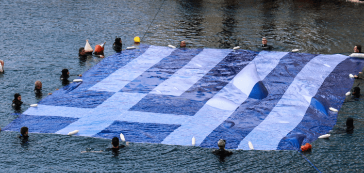 Σημαία Γίγας …Απλώθηκε και σκέπασε τα νερά της Πειραϊκής
