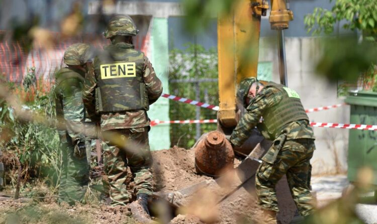 Συναγερμός έχει σημάνει στην Πεύκη…εντοπίστηκε οξειδωμένη ιταλική οβίδα