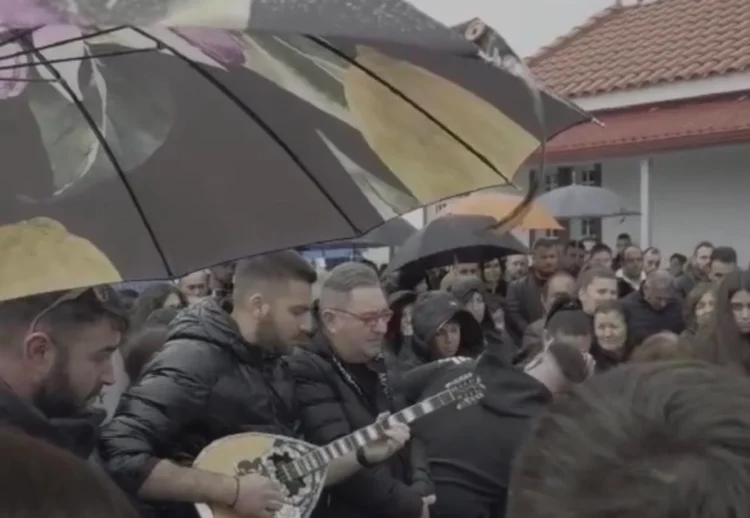 Η ζωή εδώ τελειώνει …έτσι “Αποχαιρέτησαν τον ΓιώργοΤσιτόγλου” (video)