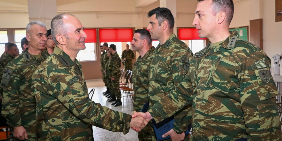 Ο Α/ΓΕΣ επισκέφτηκε Μονάδες και στρατόπεδα στην Περιοχή Ευθύνης της ΑΣΔΙΘ.