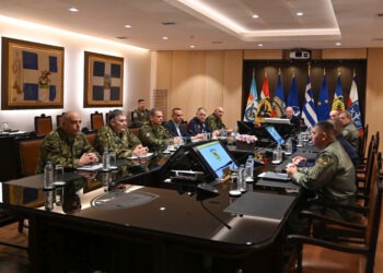 Έκτακτη σύσκεψη στο ΥΠΕΘΑ για τη Μέση Ανατολή υπό τον Νίκο Δένδια