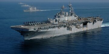 To “USS Boxer” αποπλέει με χιλιάδες Πεζοναύτες για την Μέση Ανατολή