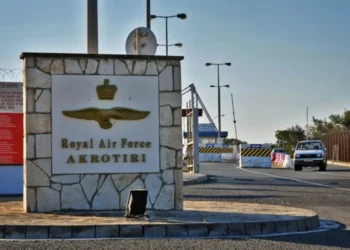 Νέος συναγερμός στο Ακρωτήρι Κύπρου – Ηχούν σειρήνες και ενισχύεται η άμυνα