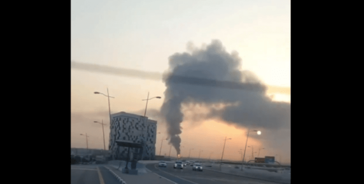 Επίθεση με drones στο Ντουμπάι – Πυρκαγιά κοντά στο Διεθνές Αεροδρόμιο