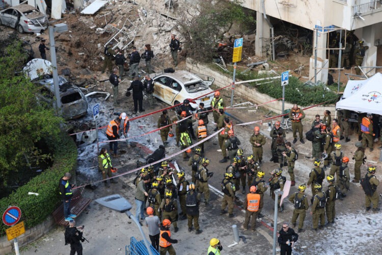 Πύραυλος με κεφαλή 100 κιλών έπληξε το Τελ Αβίβ – Νέες απειλές από τους Φρουρούς της Επανάστασης