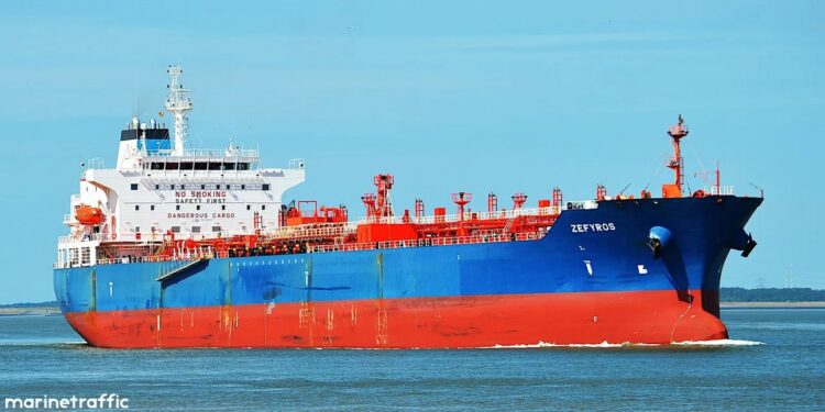 Το ελληνόκτητο «Zefyros» είναι το Τάνκερ που χτυπήθηκε στα στενά του Ορμούζ (vid)