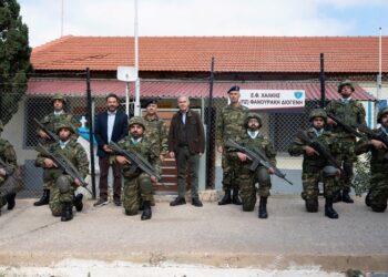 Περιοδεία Δαβάκη σε φυλάκια του Αιγαίου – Μήνυμα στήριξης στα στελέχη