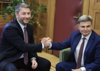 Επίσημα στο ΠΑΣΟΚ ο Νικόλας Φαραντούρης