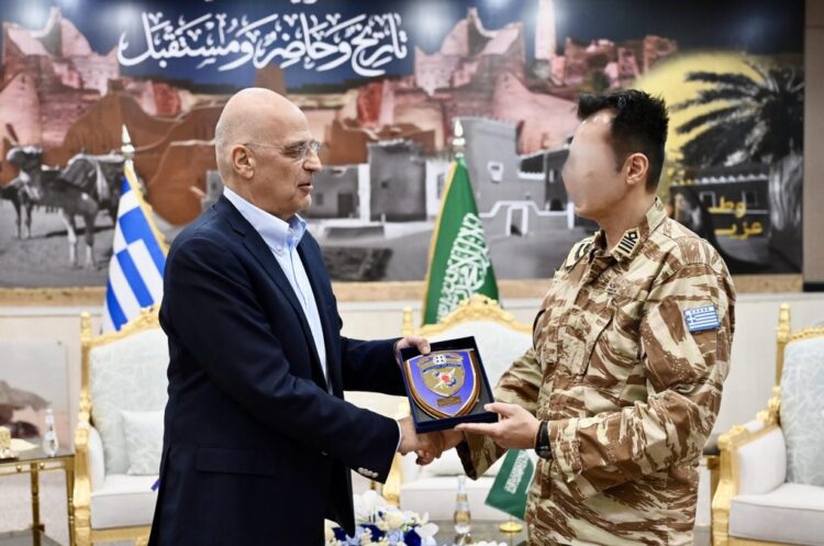 Δένδιας στο Ριάντ: Στο τραπέζι άμυνα και Patriot με τη Σαουδική Αραβία (video)