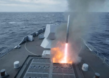 Βολή της φρεγάτας «HNLMS Evertsen» του Ολλανδικού Πολεμικού Ναυτικού  στο Πεδίο Βολής Κρήτης (ΠΒΚ) κατά στόχου -drone