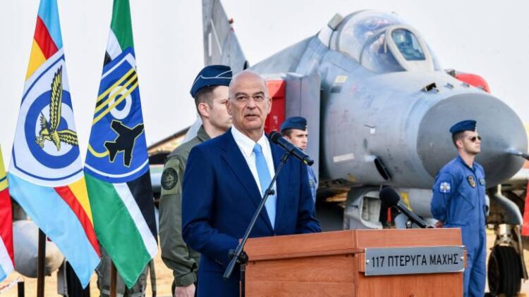 Στο σφυρί τα Μιράζ 2000-5 και σε απόσυρση τα Phantom F-4….Ενώ καμιά αναφορά για τους Ανυπότακτους