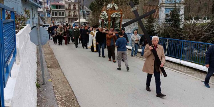 (Επιτάφιος Θρήνος-Εγκώμια και Περιφορά Επιταφίου στον Ι.Ν. Αγ. Γεωργίου Εχίνου Ξάνθης)