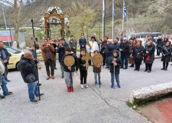 (Επιτάφιος Θρήνος-Εγκώμια και Περιφορά Επιταφίου στον Ι.Ν. Αγ. Γεωργίου Εχίνου Ξάνθης)