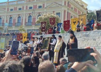 Πλήθος κόσμου υποδέχτηκε στην Καβάλα την εικόνα της Παναγίας Σουμελά