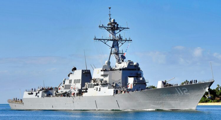 To αντιτορπιλικό USS Michael Murphy (DDG-112)…Πλέει προς στα Στενά του Ορμούζ (χαρτης)