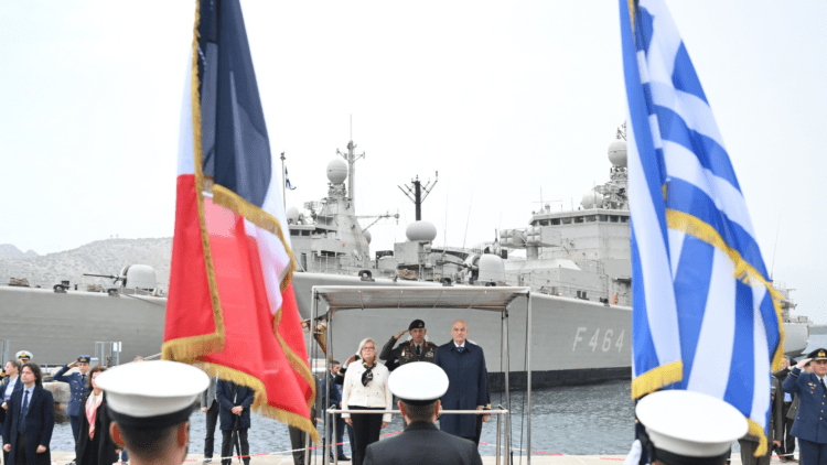 Ελλάδα και η Γαλλία αναμένεται να ανανεώσουν την αμυντική τους συμφωνία