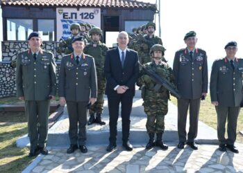 Κυριακή του Πάσχα, ο ΥΕΘΑ Δένδιας μετέβη στο Επιτηρητικό Φυλάκιο (ΕΦ) «126» της 50 Μηχανοκίνητης Ταξιαρχίας (50 Μ/Κ ΤΑΞ) «ΑΨΟΣ»