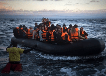 90 ακόμη λαθρομετανάστες εντοπίστηκαν νοτιοανατολικά της Γαύδου.