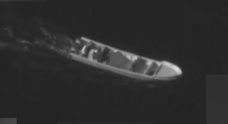 ΗΠΑ: Βίντεο από αεροπορική επίθεση σε σκάφη διακινητών στον Ειρηνικό – Πέντε νεκροί