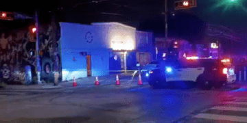 Όστιν: Πυροβολισμοί έξω από εστιατόριο – Πολλοί τραυματίες, αναζητείται ο δράστης