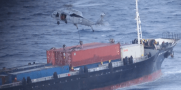 Νέα αμερικανική επιχείρηση σε δεξαμενόπλοιο στην Αραβική Θάλασσα – Σφίγγει ο κλοιός γύρω από το Ιράν