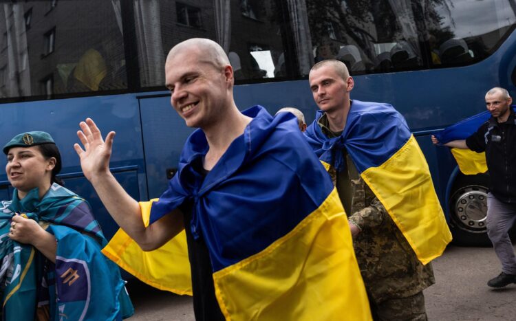 Ανταλλαγή αιχμαλώτων Ρωσίας – Ουκρανίας: 175 από κάθε πλευρά επέστρεψαν