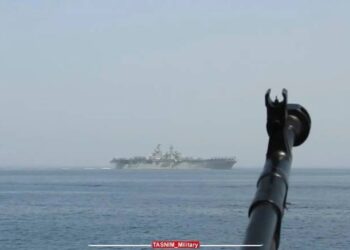 Στενά του Ορμούζ: Πυρά σε εμπορικά πλοία – Κλιμάκωση και «σφίγγει» ο έλεγχος του Ιράν