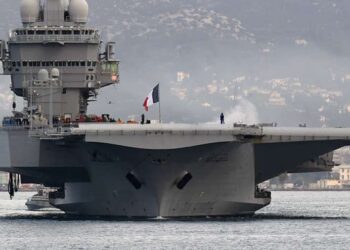Kατέπλευσε στη Σούδα το γαλλικό αεροπλανοφόρο Charles de Gaulle.