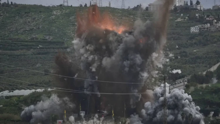 Ισραήλ: Προειδοποίηση για βομβαρδισμό στο πέρασμα Λιβάνου–Συρίας