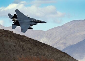 ΗΠΑ και Ιράν σε αγώνα εντοπισμού του πιλότου