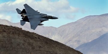 ΗΠΑ και Ιράν σε αγώνα εντοπισμού του πιλότου