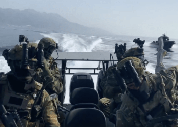 «Με Αρετή και Τόλμη»: Οι Αμφίβιοι Καταδρομείς, η δύναμη κρούσης στο πιο απαιτητικό πεδίο επιχειρήσεων