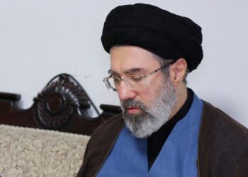 Χαμενεΐ: Σοβαρά τραυματισμένος και παραμορφωμένος ο νέος ηγέτης του Ιράν