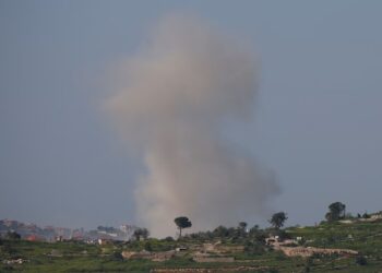 Νέες ισραηλινές επιδρομές στον νότιο Λίβανο – Σκληραίνει η στάση του Ιράν στις συνομιλίες