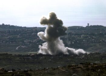 Κλιμάκωση στον Λίβανο: Ισραηλινά πλήγματα στη Μπεκάα – Απειλές Χεζμπολάχ για επιθέσεις αυτοκτονίας