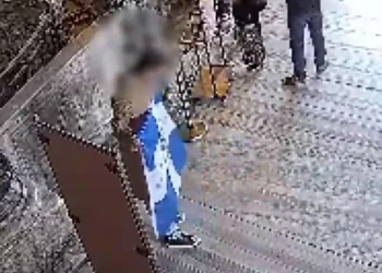 Δύο Έλληνες συνελήφθησαν στην Αγία Σοφιά — Ύψωσαν σημαία με βυζαντινό αετό