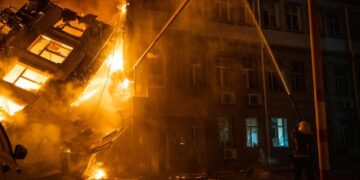 Μακελειό στην Ουκρανία: Ρωσικές επιθέσεις με 14 νεκρούς και δεκάδες τραυματίες