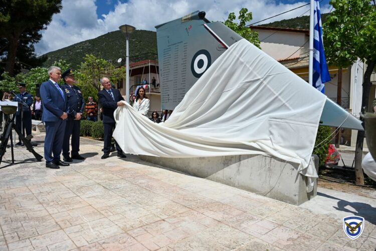 Τελετή Αποκαλυπτηρίων Μνημείου Πεσόντων Αεροπόρων Νομού Φωκίδας