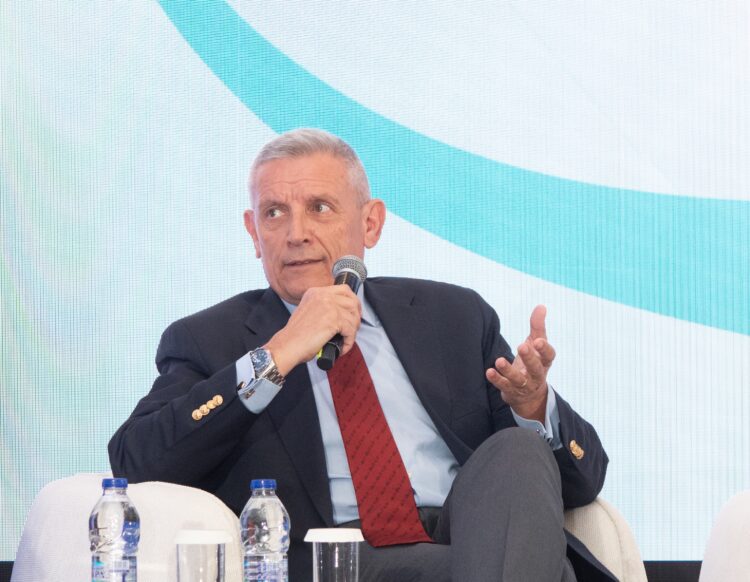 Φλώρος: Η Ελλάδα μπορεί να ξαναμπεί δυναμικά στα ναυπηγικά προγράμματα