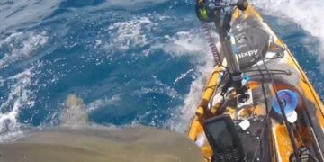Μόνο τυχαίο αλιευτικό δεν ήταν το σκάφος δίπλα στο Ελληνικό Υποβρύχιο…