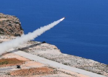 Έβαλαν φωτιά στον Κόλπο της Σούδας οι …Αντιαεροπόροι της Ελλάδος  ( φωτό & video)