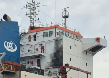 Ρωσικό drone χτύπησε πλοίο με κινεζικά συμφέροντα – Ένταση πριν το ταξίδι Πούτιν στο Πεκίνο