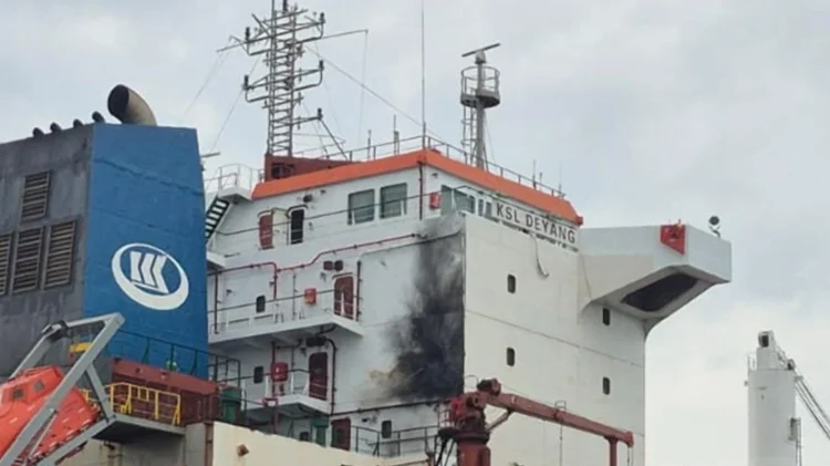 Ρωσικό drone χτύπησε πλοίο με κινεζικά συμφέροντα – Ένταση πριν το ταξίδι Πούτιν στο Πεκίνο