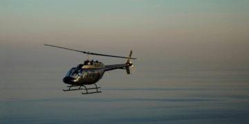 Ελικόπτερο αγνώστων στοιχείων  …Παρενόχλησε πλοίο της γραμμής στην καρδιά του Αιγαίου (video)