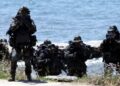 Οι Αμφίβιοι Καταδρομείς στο επίκεντρο της «Με Αρετή και Τόλμη» – Η σκληρή εκπαίδευση και η ετοιμότητα μάχης